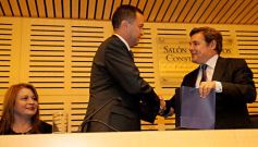 Foto de la galería: Firman convenio para implementar el aula robótica