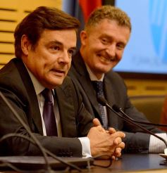 Foto de la galería: Firman convenio para implementar el aula robótica