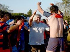 Foto de la galería: Centro, un justo ganador, festejó ante Lomas