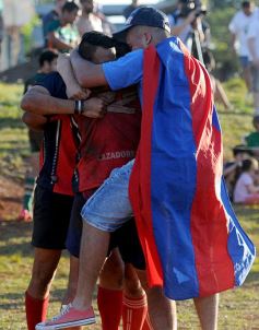 Foto de la galería: Centro, un justo ganador, festejó ante Lomas