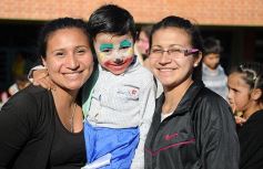 Foto de la galería: Barrio Feliz alegró al barrio 13 de Julio de Candelaria