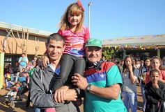 Foto de la galería: Barrio Feliz alegró al barrio 13 de Julio de Candelaria
