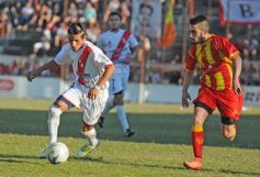 Foto de la galería: Traspié de Guaraní ante Sarmiento en Villa Sarita