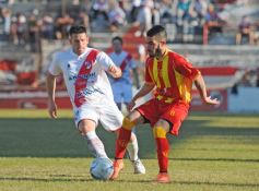 Foto de la galería: Traspié de Guaraní ante Sarmiento en Villa Sarita