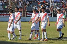Foto de la galería: Traspié de Guaraní ante Sarmiento en Villa Sarita