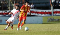Foto de la galería: Traspié de Guaraní ante Sarmiento en Villa Sarita