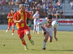 Foto de la galería: Traspié de Guaraní ante Sarmiento en Villa Sarita