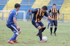 Foto de la galería: Mitre no pudo con Villa Alvear: fue 0 a 0