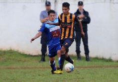 Foto de la galería: Mitre no pudo con Villa Alvear: fue 0 a 0