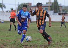 Foto de la galería: Mitre no pudo con Villa Alvear: fue 0 a 0