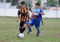Foto de la galería: Mitre no pudo con Villa Alvear: fue 0 a 0