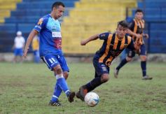 Foto de la galería: Mitre no pudo con Villa Alvear: fue 0 a 0