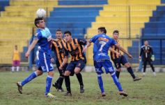 Foto de la galería: Mitre no pudo con Villa Alvear: fue 0 a 0