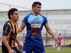 Foto de la galería: Mitre no pudo con Villa Alvear: fue 0 a 0