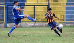 Foto de la galería: Mitre no pudo con Villa Alvear: fue 0 a 0