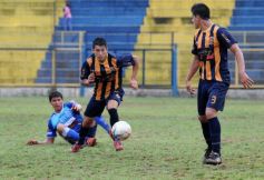 Foto de la galería: Mitre no pudo con Villa Alvear: fue 0 a 0