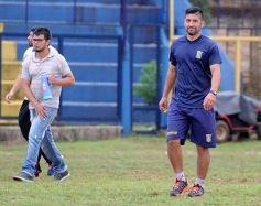 Foto de la galería: Mitre no pudo con Villa Alvear: fue 0 a 0