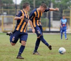 Foto de la galería: Mitre no pudo con Villa Alvear: fue 0 a 0