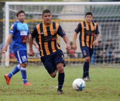 Foto de la galería: Mitre no pudo con Villa Alvear: fue 0 a 0