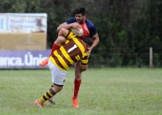 Foto de la galería: Centro arrancó el Super 8 con una victoria ante Tacurú