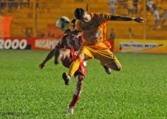 Foto de la galería: Crucero cayó en casa ante Atlético Paraná