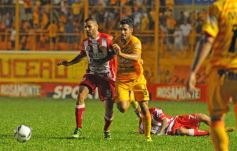 Foto de la galería: Crucero cayó en casa ante Atlético Paraná