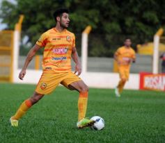 Foto de la galería: Crucero cayó en casa ante Atlético Paraná