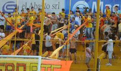 Foto de la galería: Crucero cayó en casa ante Atlético Paraná