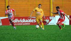 Foto de la galería: Crucero cayó en casa ante Atlético Paraná