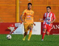 Foto de la galería: Crucero cayó en casa ante Atlético Paraná