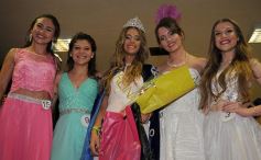 Foto de la galería: Salud a los reyes de los estudiantes!!! Nadine y Rodrigo