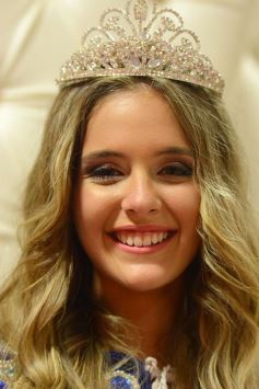 Foto de la galería: Salud a los reyes de los estudiantes!!! Nadine y Rodrigo