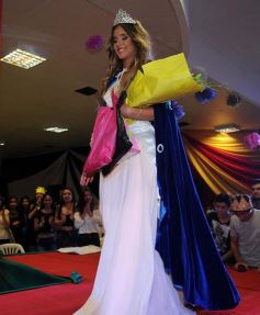 Foto de la galería: Salud a los reyes de los estudiantes!!! Nadine y Rodrigo