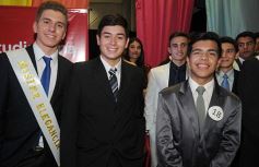 Foto de la galería: Salud a los reyes de los estudiantes!!! Nadine y Rodrigo