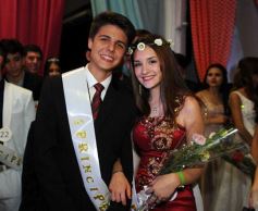 Foto de la galería: Salud a los reyes de los estudiantes!!! Nadine y Rodrigo