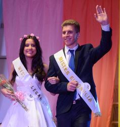 Foto de la galería: Salud a los reyes de los estudiantes!!! Nadine y Rodrigo