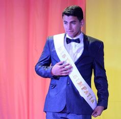 Foto de la galería: Salud a los reyes de los estudiantes!!! Nadine y Rodrigo