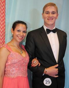 Foto de la galería: Salud a los reyes de los estudiantes!!! Nadine y Rodrigo