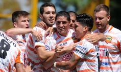 Sixto Fotografías. Deportes. B Nacional - El Colectivero salió del fondo de la tabla con una goleada