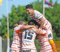 Foto de la galería: El Colectivero salió del fondo de la tabla con una goleada