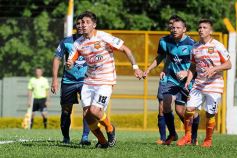 Foto de la galería: El Colectivero salió del fondo de la tabla con una goleada