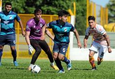 Foto de la galería: El Colectivero salió del fondo de la tabla con una goleada