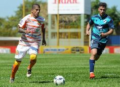 Foto de la galería: El Colectivero salió del fondo de la tabla con una goleada