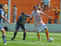 Foto de la galería: El Colectivero salió del fondo de la tabla con una goleada