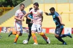 Foto de la galería: El Colectivero salió del fondo de la tabla con una goleada