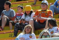 Foto de la galería: El Colectivero salió del fondo de la tabla con una goleada