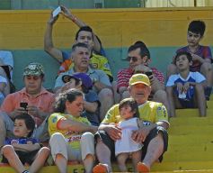 Foto de la galería: El Colectivero salió del fondo de la tabla con una goleada