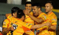 Sixto Fotografías. Deportes. B Nacional - Crucero celebró ante Douglas Haig en Santa Inés