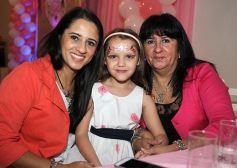 Foto de la galería: Los seis años de Constanza, con mago y todo