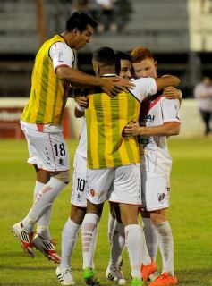 Foto de la galería: Guaraní ganó de local y cortó la mala racha